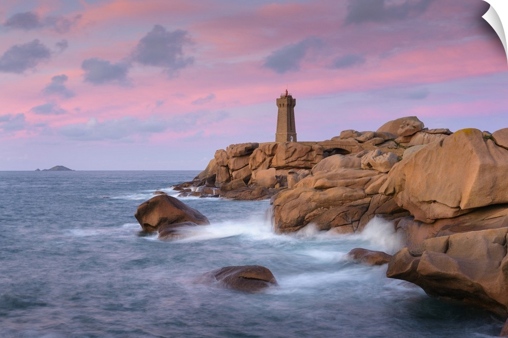 The lighthouse of Ploumanac'h (Men Ruz) at rocky coast, Pointe du Squewel, Cote de Granit Rose, Ploumanach, Brittany, France