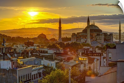 Turkey, Istanbul, Sultanahmet, Sunrise over Hagia Sophia