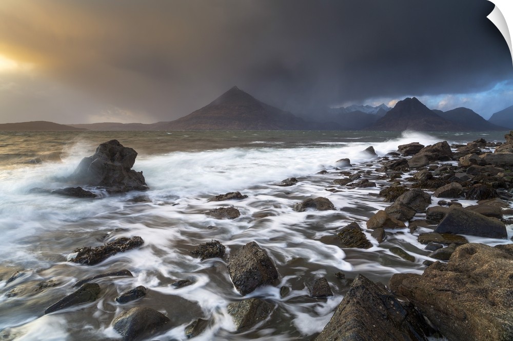 United Kingdom, UK, Scotland, Inner Hebrides, Elgol Beach in all its Drama. An incoming storm brings wind and huge waves