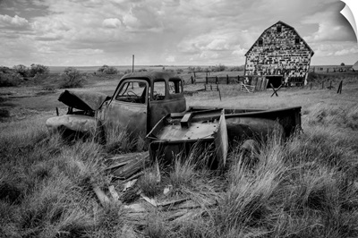 USA, Great Plains, Montana, Big Sandy, Abandoned Farm