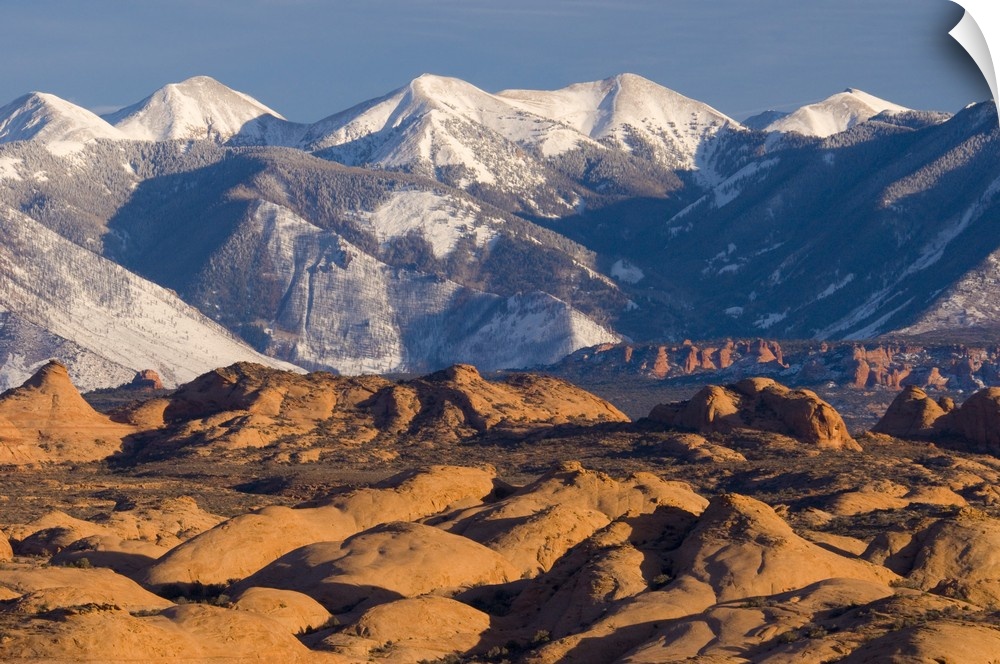 USA, Utah, Arches National Park, La Sal Mountains and Petrified Dunes