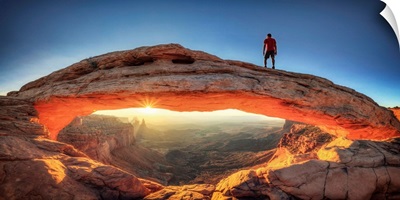 Utah, Canyonlands National Park, Island in the Sky district, Mesa Arch
