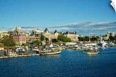 Canada, British Columbia, Victoria: city of Victoria seen from the harbour