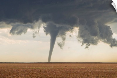 A classic spring tornado developed from a supercell thunderstorm