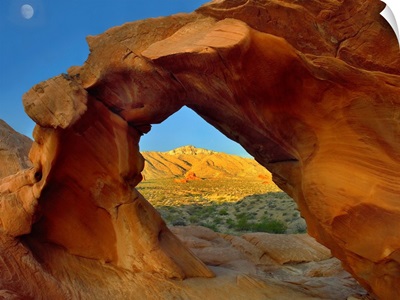 Arch Rock and moon, Valley of Fire State Park, Nevada
