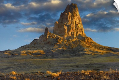 El Capitan, also called Agathla Peak, Monument Valley Navajo Tribal Park, Arizona