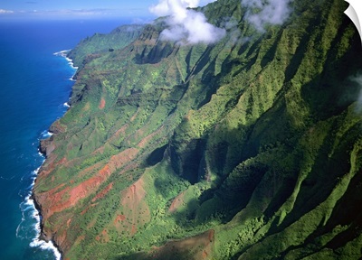 Rugged cliffs along Na Pali Coast State Park, Kauai, Hawaii