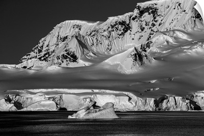 Antarctica in Black and White