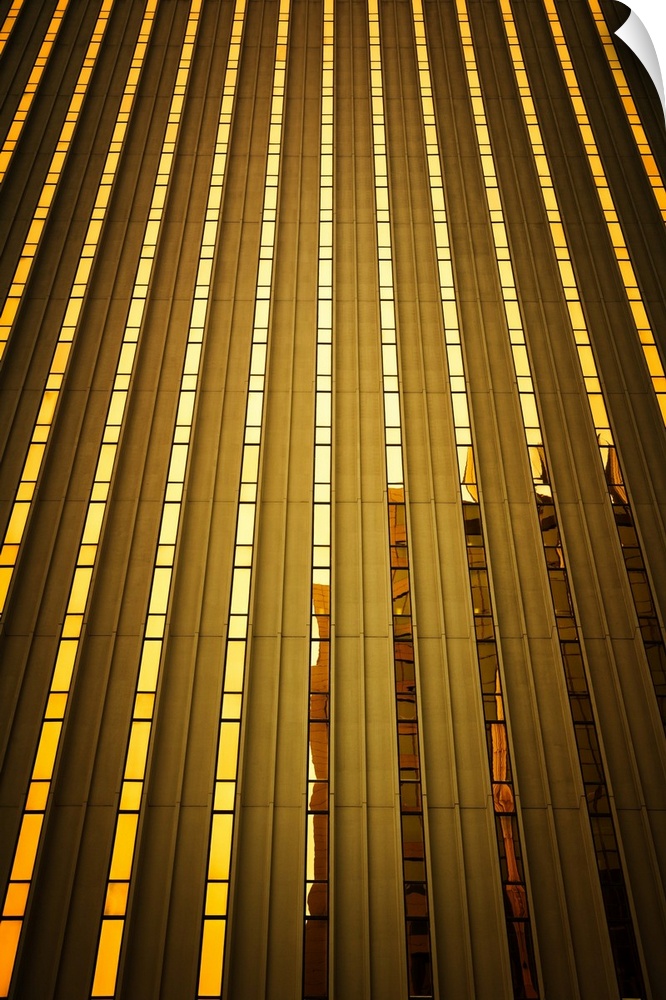 Architecture of a building with vertical lines