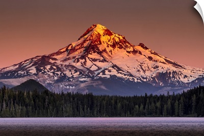 Oregon, Mount Hood Oregon, Mount Hood Is A Stratovolcano In The Cascade Range