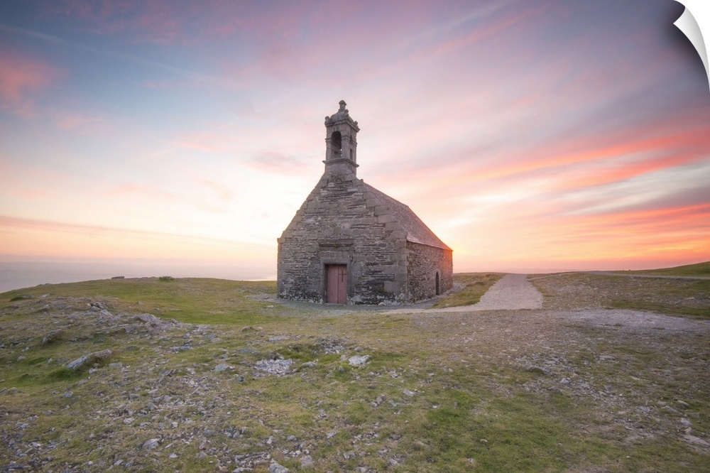 Pink sweet sunset in Brittany, on little Saint Michel chapel.