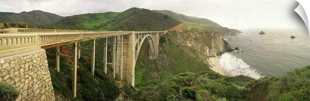 Bixby Bridge on the Big Sur coast of California, USA.