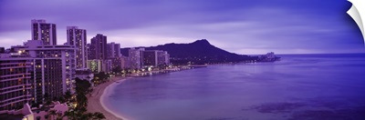 Buildings at the coastline with a volcanic mountain in the background, Diamond Head, Waikiki, Oahu, Honolulu, Hawaii