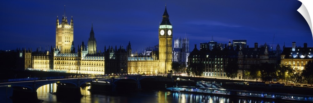 Buildings lit up at dusk, Westminster Bridge, Big Ben, Houses Of Parliament, Westminster, London, England