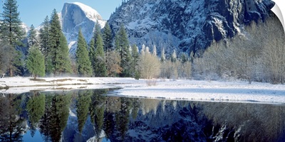 CA, Yosemite National Park, Half Dome and Merced River in Winter