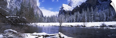 California, Yosemite National Park, Flowing river in the winter