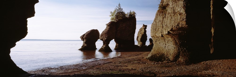 Canada, New Brunswick, Hopewell Cape, Flower Pot Rocks on the beach