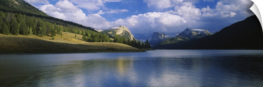 Clouds over a mountain lake, Green River Lake and White Rock Mountain, Bridger-Teton National Forest, Pinedale, Wyoming