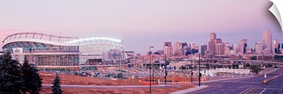 Colorado, Denver, Invesco Stadium, Skyline at dusk