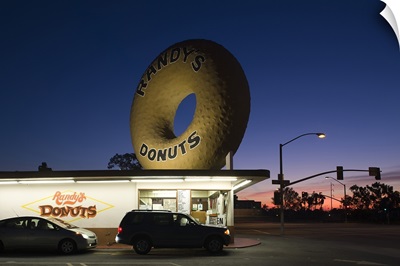 Donuts shop at dawn, Randys Donuts, Inglewood, Los Angeles County, California