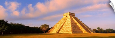 El Castillo Chichen Itza Yucatan Mexico