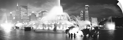 Evening Buckingham Fountain Chicago IL