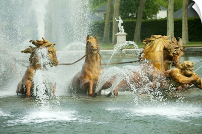 Fountain in a garden, Fountain Of Apollo, Versailles, Paris, Ile de France, France