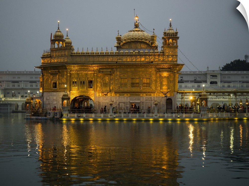 Golden Temple reflected in pool, Amritsar, Punjab, India.