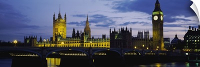 Government building lit up at night, Big Ben and The Houses of Parliament, London, England