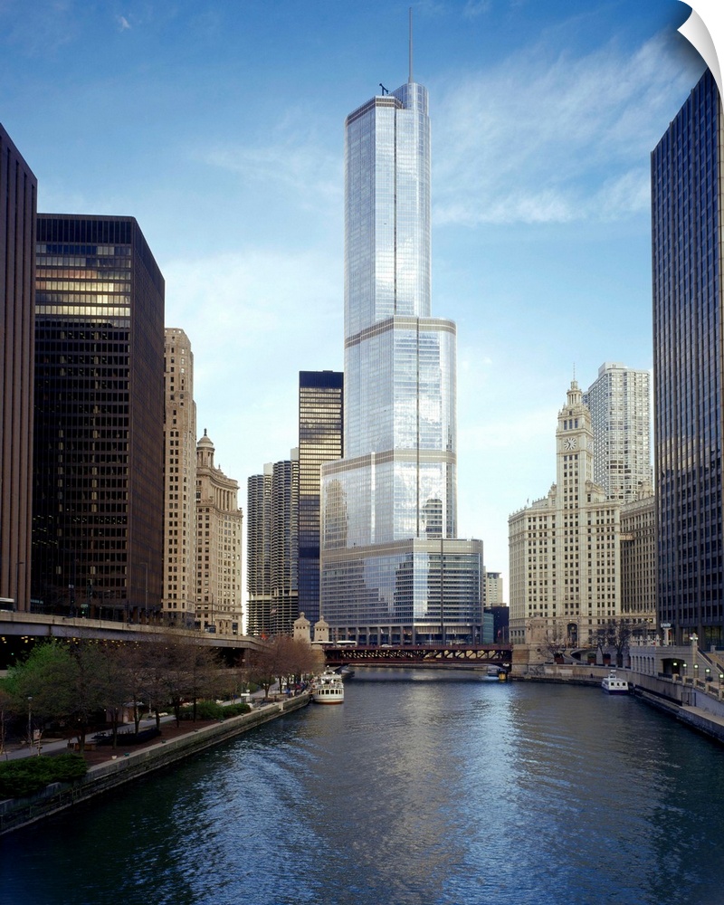 View of a skyscraper, Trump Tower, Chicago, Cook County, Illinois, USA