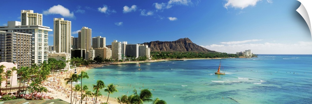 Hotels on the beach, Waikiki Beach, Oahu, Honolulu, Hawaii, USA.