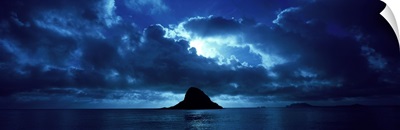 Island in the sea, Chinaman's Hat (Mokolii), Oahu, Hawaii