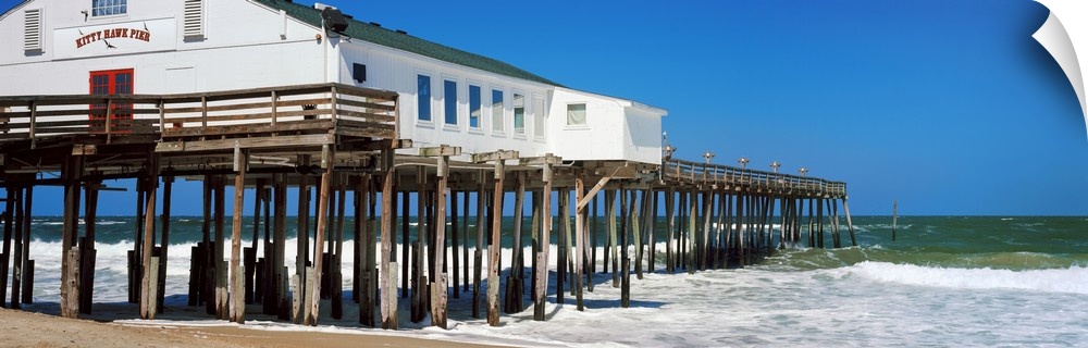 Kitty Hawk Pier on the beach, Kitty Hawk, Dare County, Outer Banks, North Carolina, USA.