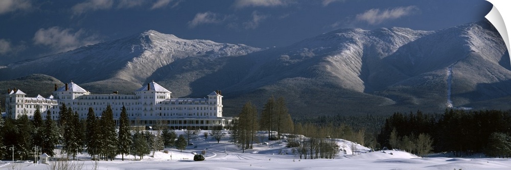 Hotel on a hill, Mount Washington Hotel, Mt Washington, Bretton Woods, New Hampshire, USA