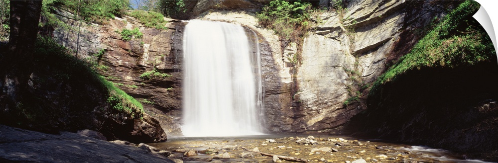 North Carolina, Brevard, Pisgah National Forest, Waterfall in the forest