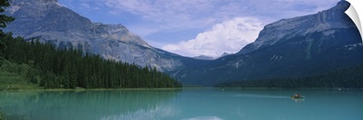 Reflection of mountains and trees on water, Emerald Lake, Yoho National Park, British Columbia, Canada