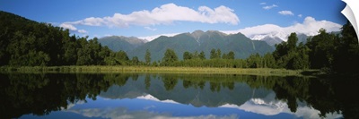 Reflection of mountains in water, Lake Matheson, Westland National Park, South Island, New Zealand