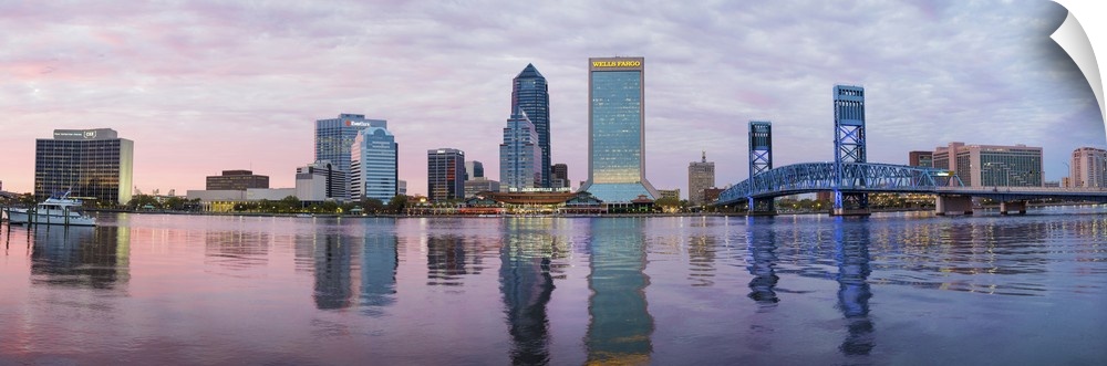 Skyscrapers at the waterfront, Main Street Bridge, St. John's River, Jacksonville, Florida, USA.