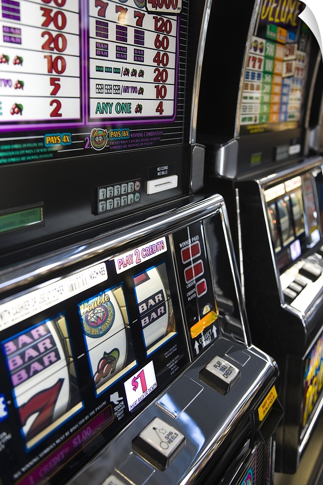 USA, Nevada, Las Vegas, McCarran International Airport, slot machines