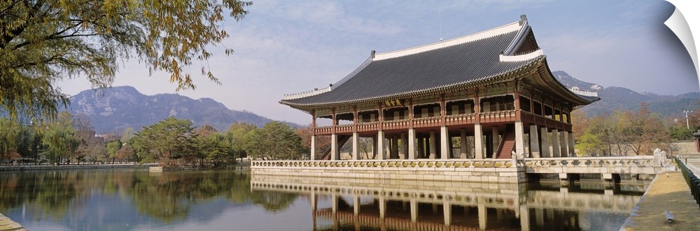South Korea, Seoul, Kyongheru, View of traditional architecture on a lake