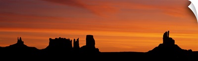 Sunrise Monument Valley UT