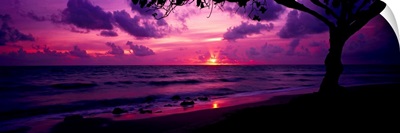 Sunrise over the sea, Pounders Beach, Oahu, Hawaii