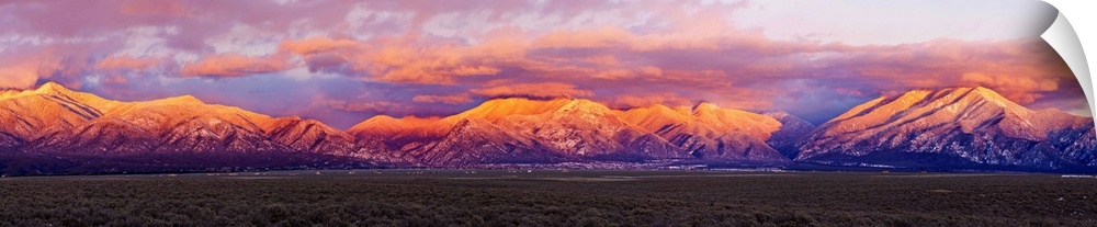 Sunset over mountain range, Sangre De Cristo Mountains, Taos, Taos County, New Mexico, USA