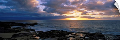 Sunset over the ocean, Makaha Beach Park, Oahu, Hawaii