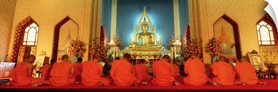 Thailand, Bangkok, Benchamapophit Wat, monks