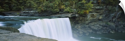 Water falling through a cliff, Cumberland Falls, Cumberland River, Cumberland Falls State Resort Park, Kentucky