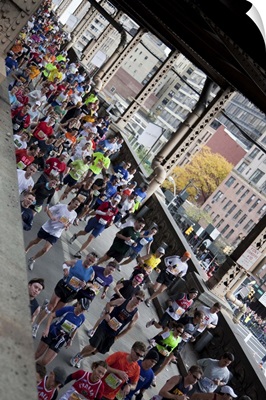 Runners crossing the 59th street Queensboro Bridge during the 2009 NYC Marathon