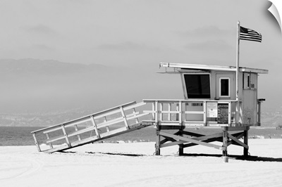 Black And White California Collection - L.A Lifeguard Tower