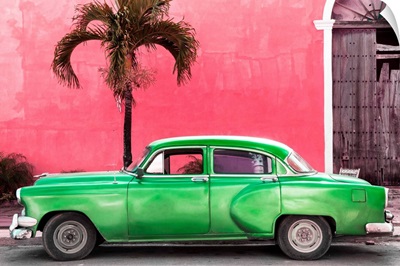 Cuba Fuerte Collection - Beautiful Retro Green Car