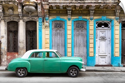 Cuba Fuerte Collection - Green Vintage Car in Havana